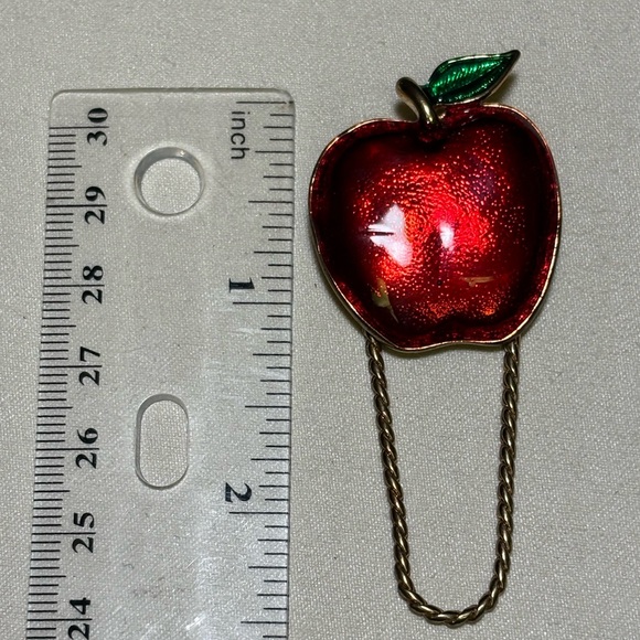 Vintage Enamel Red Apple Brooch with Green Leaf - Picture 5 of 6